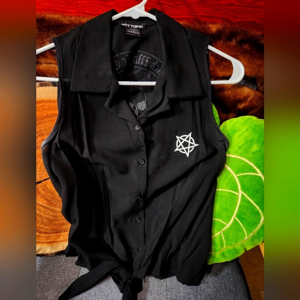 Hot topic tie front button up